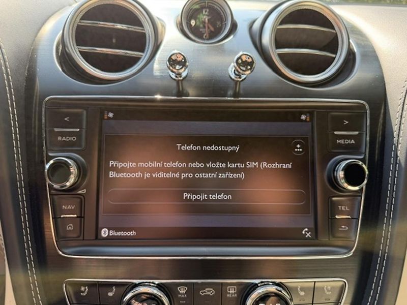 Bentley Bentayga 6,0 V12 4WD,head-up, TOP STAV - fotka 40 z 49