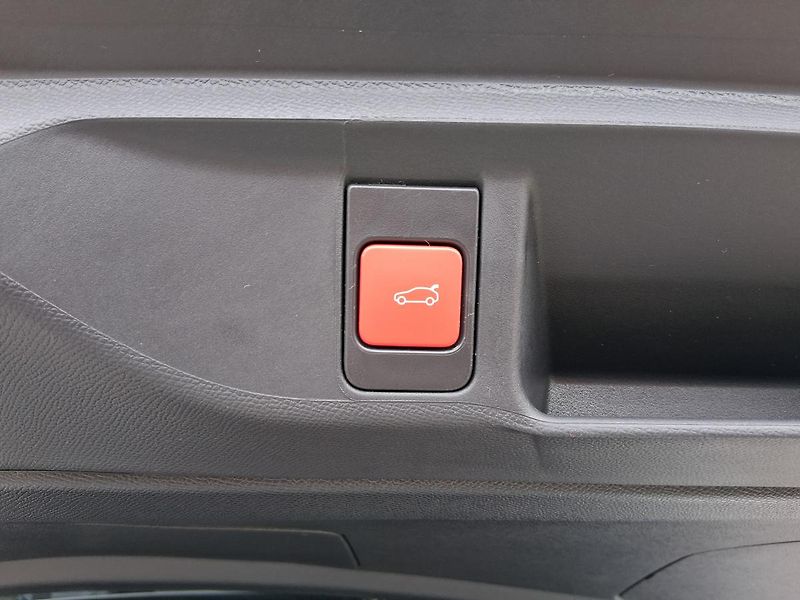 DS Automobiles DS4 PERFORM. LINE+ 1.2 PT 96 kW - fotka 29 z 32