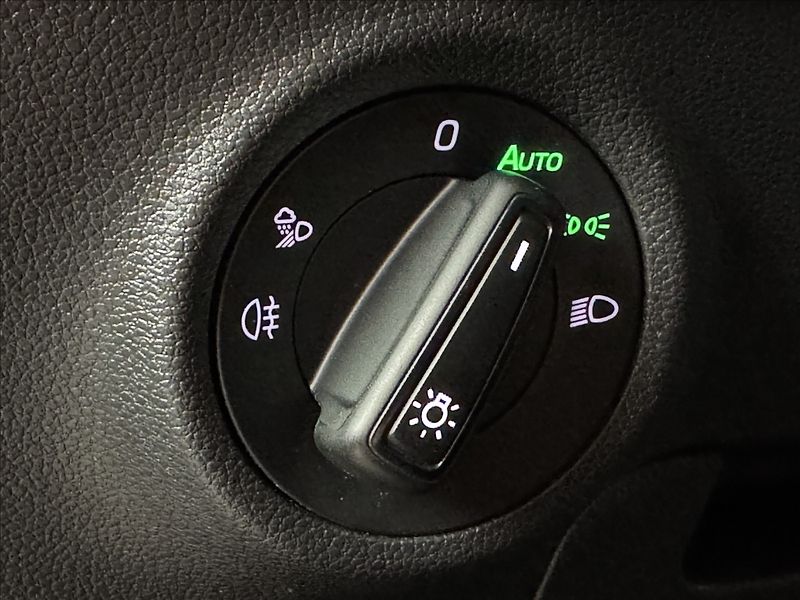 Škoda Karoq 2,0 TDi  DSG Sportline Virtual - fotka 25 z 49