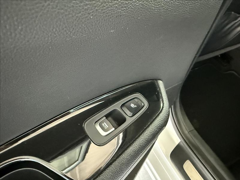 Kia Optima 1,7   CRDi 104kW,AUTOMAT,ČR - fotka 24 z 28