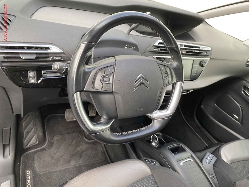 Citroën Grand C4 Picasso (2017) 2.0 HDi, Shine, AT, navi - fotka 12 z 21