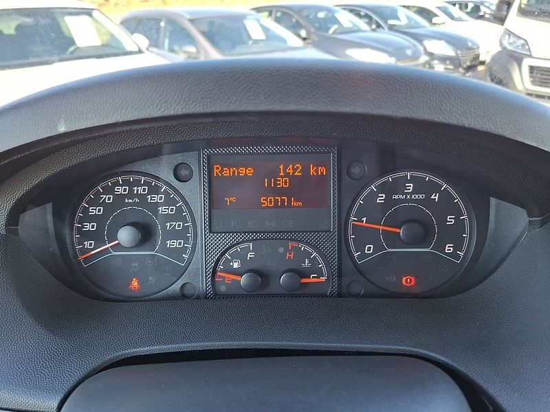 Peugeot Boxer FG 3300 L3H2 2,2 BHDi 140k M6 - fotka 15 z 19