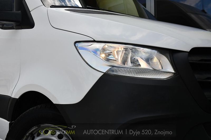 Mercedes-Benz Sprinter 211 CDI L2H2 (W907) 155k - fotka 36 z 37