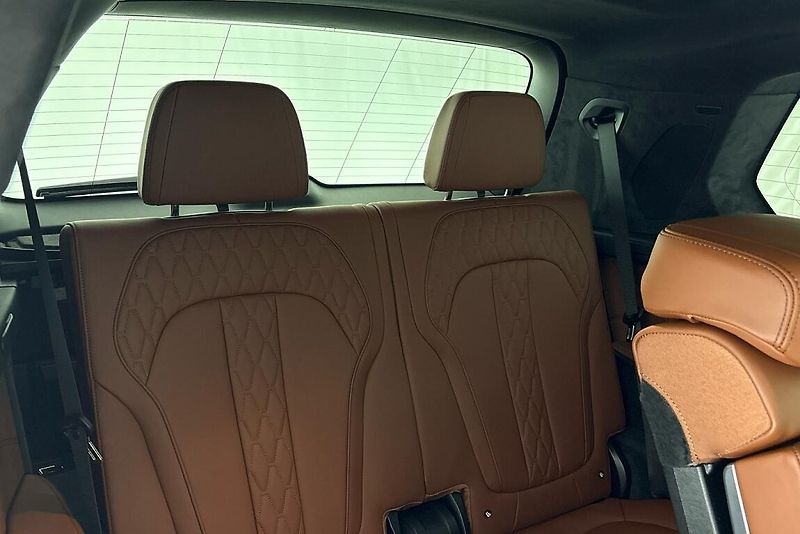 BMW X7 xDrive40i - fotka 15 z 30