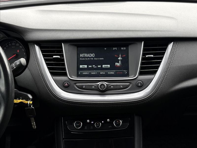 Opel Grandland X 1,5 - fotka 12 z 17