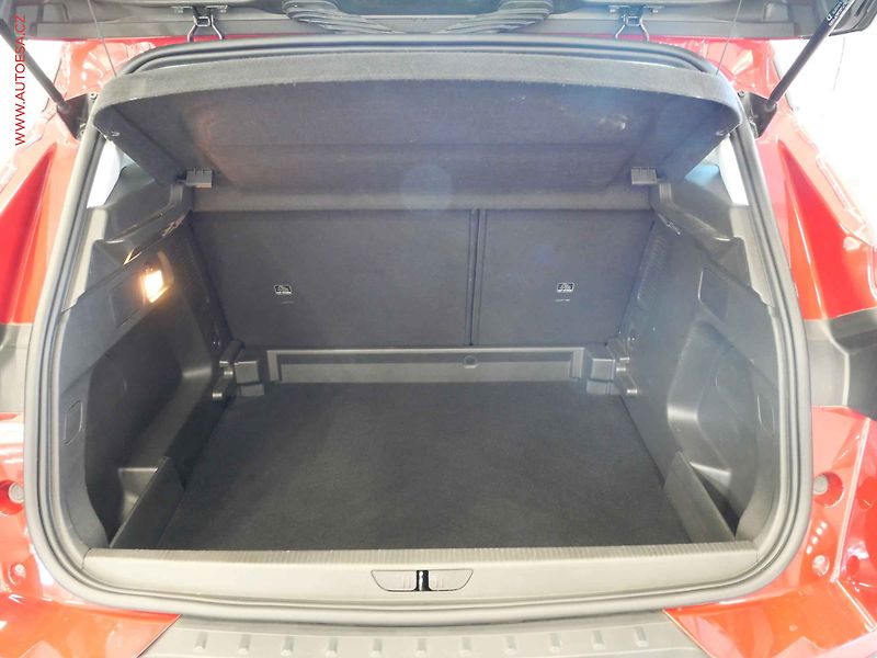 Opel Grandland X (2021) 1.2T, ČR, AC, tempo - fotka 7 z 21