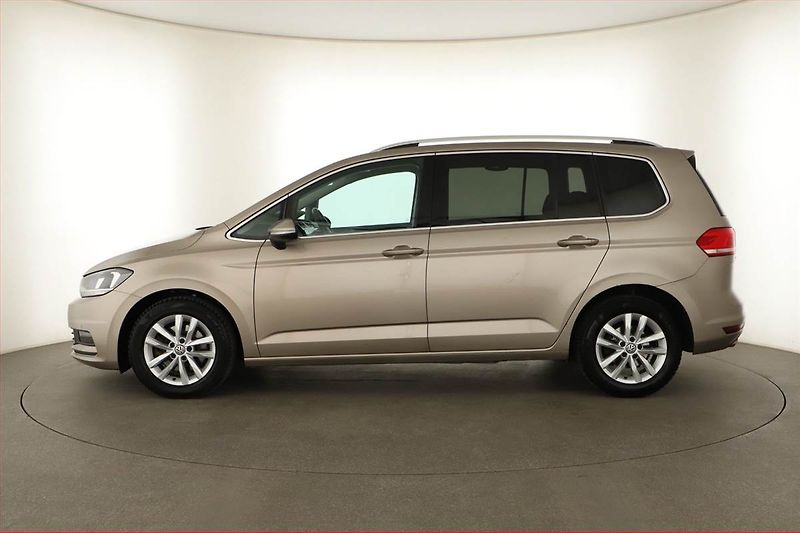 Volkswagen Touran (2018) 1.4 TSI, Automat, Tempomat - fotka 3 z 20