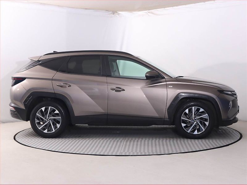 Hyundai Tucson (2021) 1.6 T-GDI 48V MHEV - fotka 6 z 22