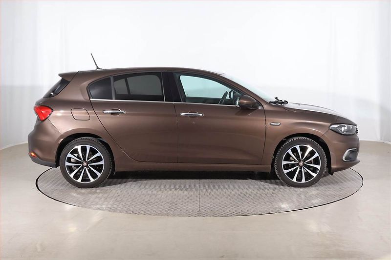 Fiat Tipo (2016) 1.4 T-Jet, Serv.kniha, Navi - fotka 6 z 23