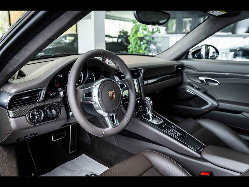 Porsche 911 Turbo S Karbon/Burmester/PCCB/ - fotka 5 z 23