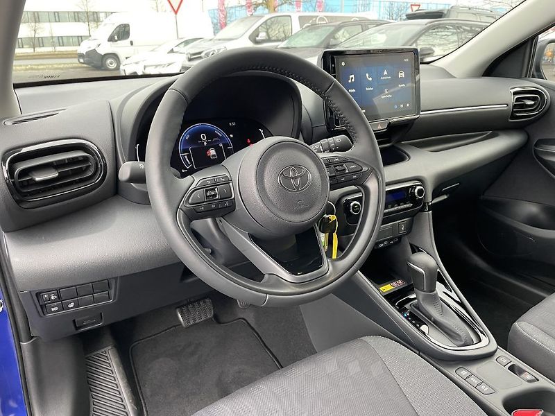 Toyota Yaris 1.5 Hybrid ODBĚR IHNED - fotka 14 z 27