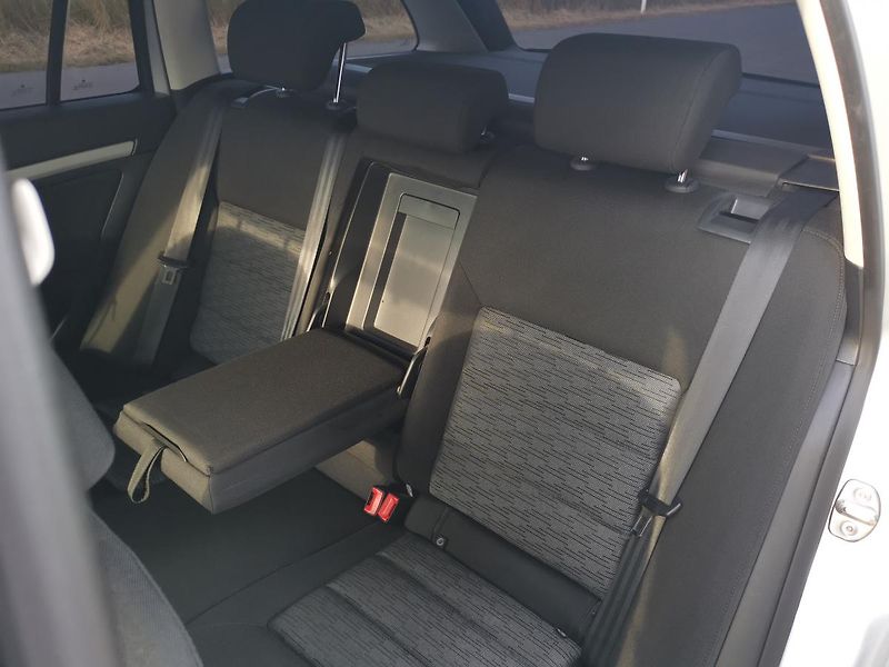 Škoda Octavia 2,0TDI 103 kW  CR ELEGANCE - fotka 27 z 49