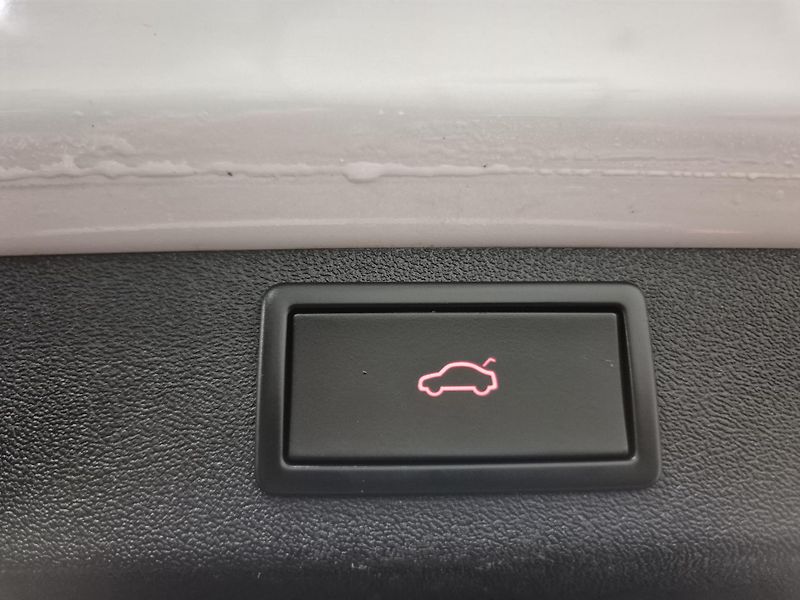 Škoda Enyaq 150kw, iV80 19ALU SOH 90% - fotka 48 z 51