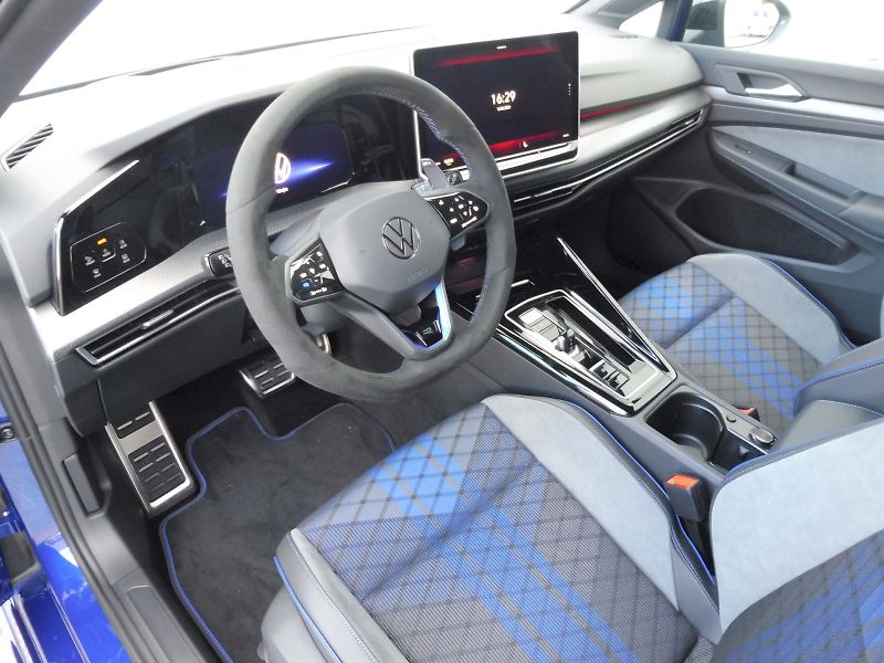 Volkswagen Golf (2026) R 2,0TSI 245 kW DSG - fotka 6 z 28
