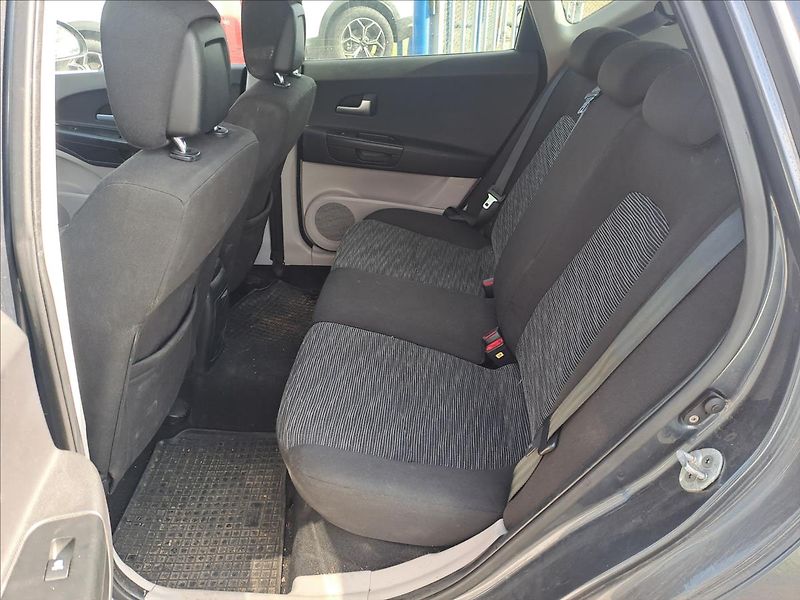 Kia Ceed 1,6 CRDi - fotka 6 z 11