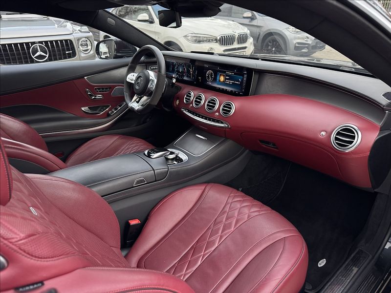 Mercedes-Benz Třídy S 560 4Matic AMG - fotka 10 z 37