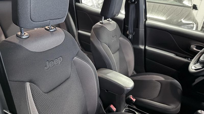 Jeep Renegade (2022) 1.5 T4 MHEV,LIMITED,ZÁRUKA - fotka 17 z 30