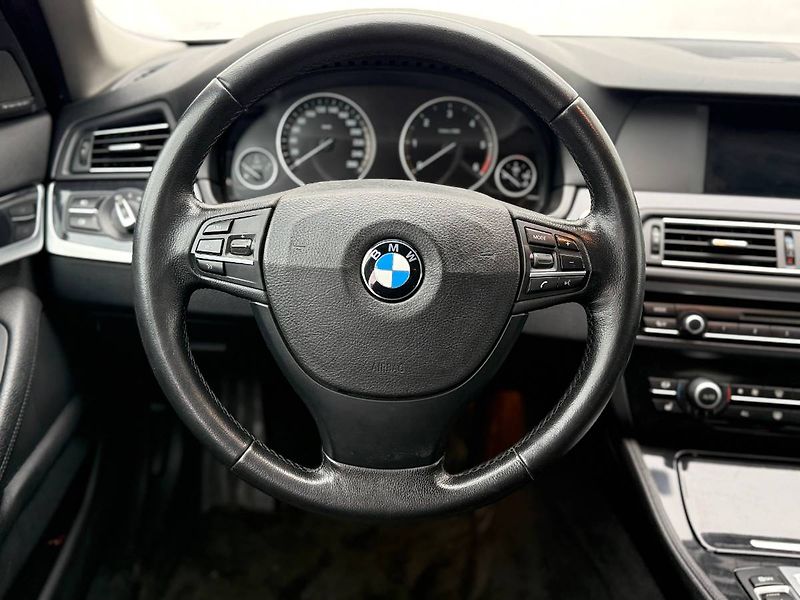 BMW Řada 5 (2012) 525D 160 kW XDRIVE - fotka 10 z 23