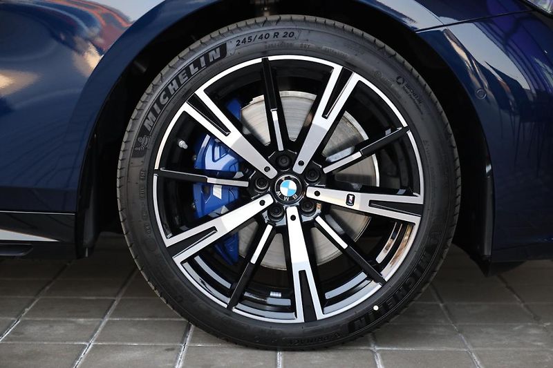BMW Řada 5 540d xDrive Sedan - fotka 7 z 18