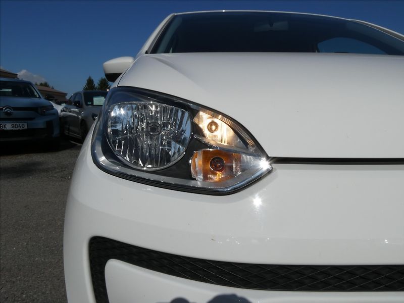 Volkswagen up! 1,0 MPi klima,serviska,2.maj. - fotka 5 z 45