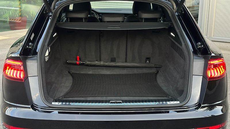 Audi SQ8 4,0 TDI  ČR - fotka 22 z 25