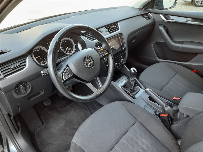 Škoda Octavia 1,6 TDi Style - fotka 8 z 19