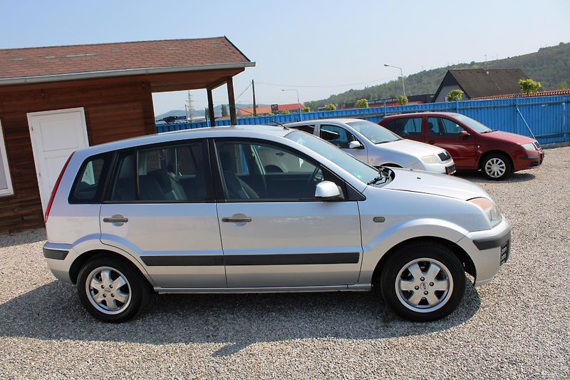 Ford Fusion (2008) REZERVACE - fotka 8 z 15