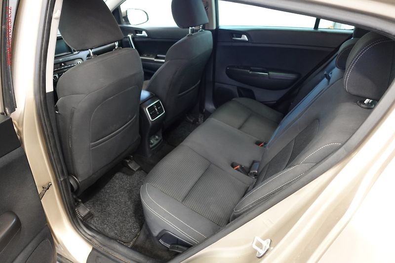 Kia Sportage (2017) 1.7CRDi, ČR, AT, navi, kamera - fotka 10 z 20