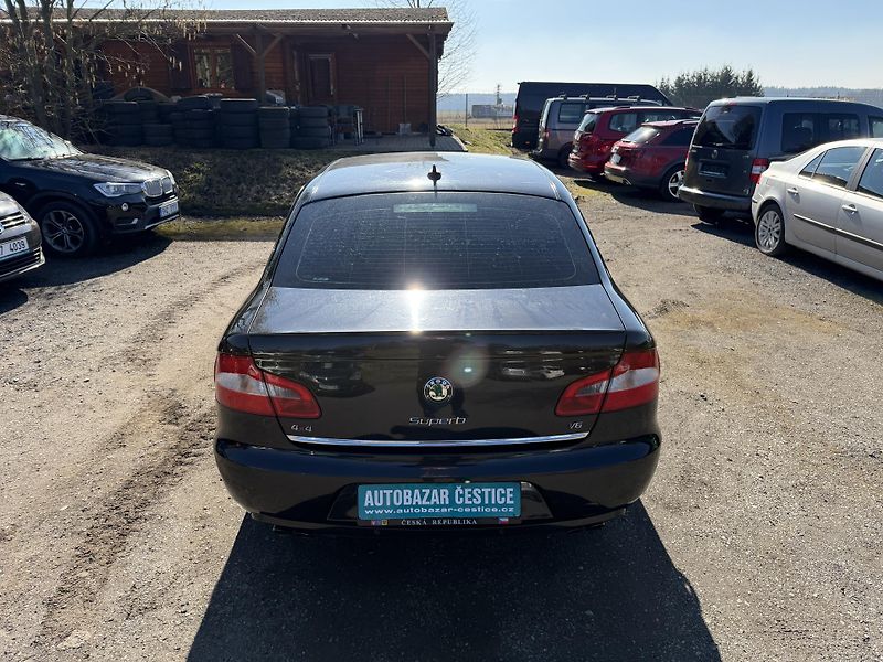 Škoda Superb 3.6 V6 4x4 DSG - fotka 5 z 22