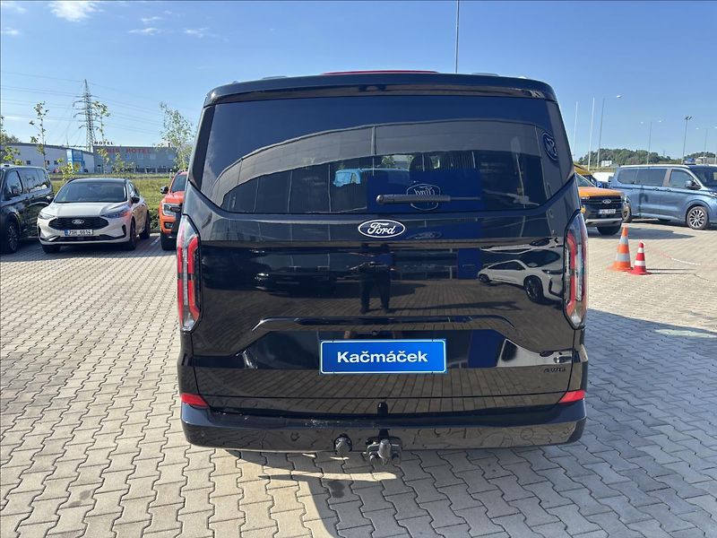 Ford Tourneo Custom 2,0 125kW Titanium X AWD L1 - fotka 4 z 49
