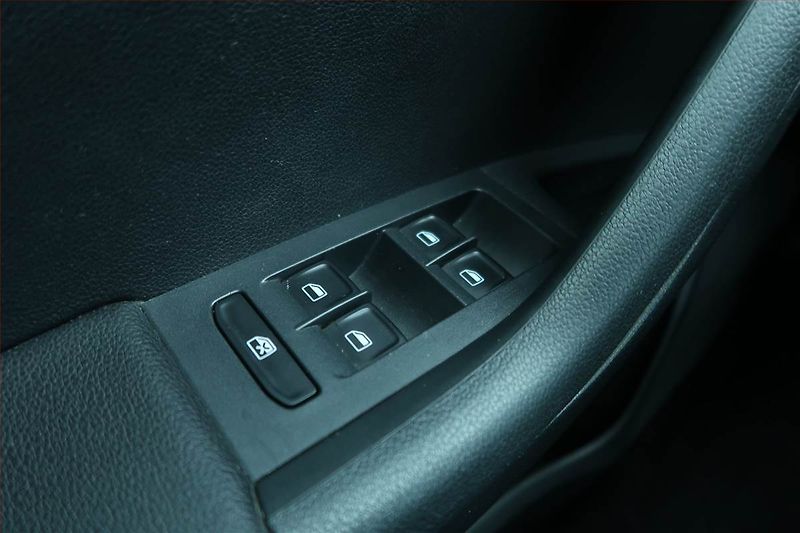 Škoda Octavia (2014) 2.0 TDI, 4X4, Xenony - fotka 20 z 21