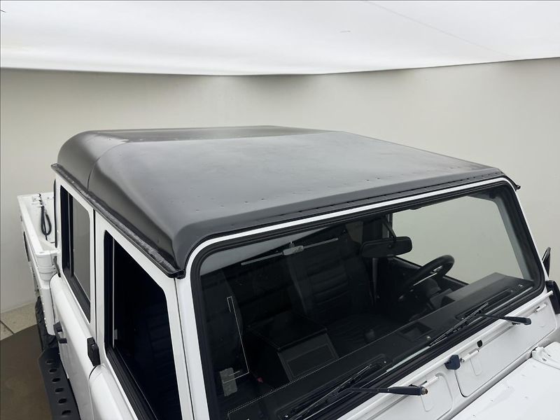 Land Rover Defender 2,5 130 Td5 90kW PO RENOVACI - fotka 39 z 45