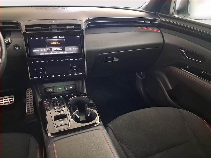 Hyundai Tucson (2024) N-Line 1.6 T-GDI HEV - fotka 8 z 17