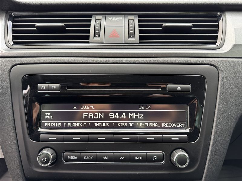 Škoda Rapid 1,2 TSI,63kW,tažné,1.maj.,ČR - fotka 39 z 50