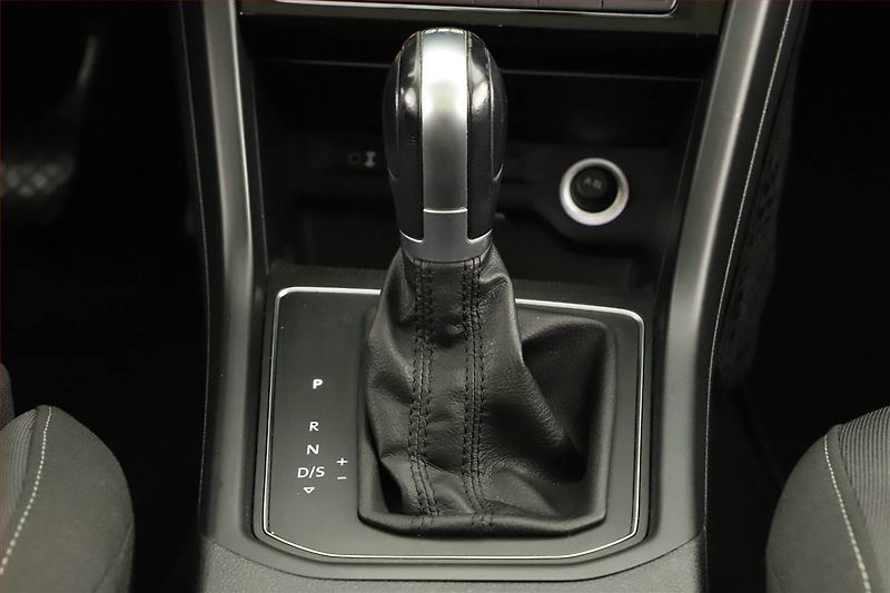 Volkswagen Touran (2016) 1.6 TDI, Automat, Serv.kniha - fotka 12 z 17