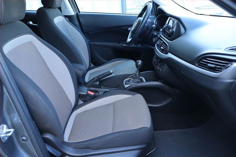 Fiat Tipo (2016) 1.4 16V, Serv.kniha - fotka 9 z 19