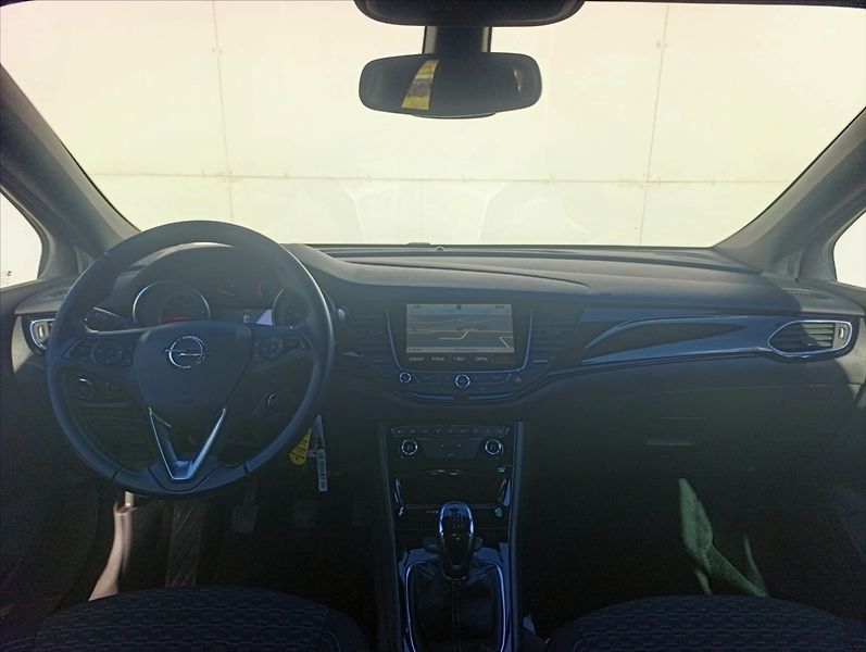 Opel Astra 1,4 Turbo Navi Kamera Tempomat - fotka 15 z 37