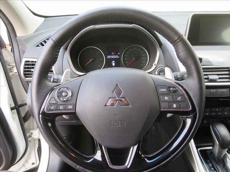 Mitsubishi Eclipse Cross 2,2  DI-D Activa+ 4x4 - fotka 10 z 27
