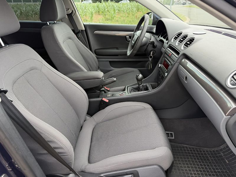 Seat Exeo 2.0 TDI KLIMA ROZVODY 2X KOLA - fotka 27 z 31
