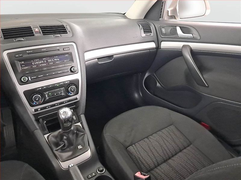 Škoda Octavia (2009) 1.4 TSI, Serv.kniha, Tempomat - fotka 8 z 21