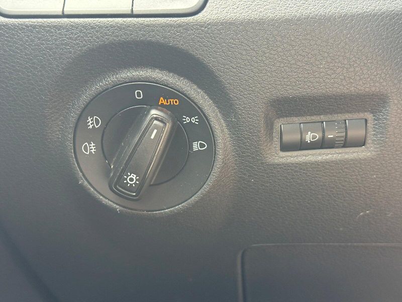 Škoda Fabia (2015) 1.2 TSI 66 kW Style Combi - fotka 21 z 25