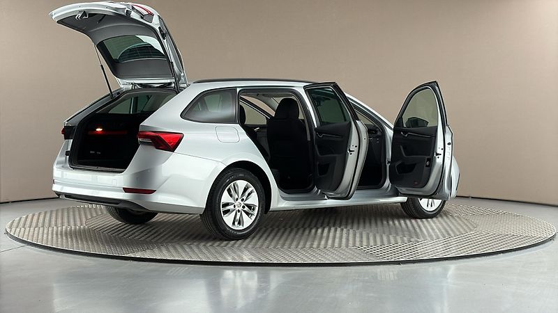 Škoda Octavia 2.0 TDI Ambition Combi - fotka 6 z 26