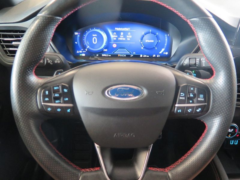 Ford Kuga (2021) 1.5TDCi,navi,360°,ST Line - fotka 7 z 50