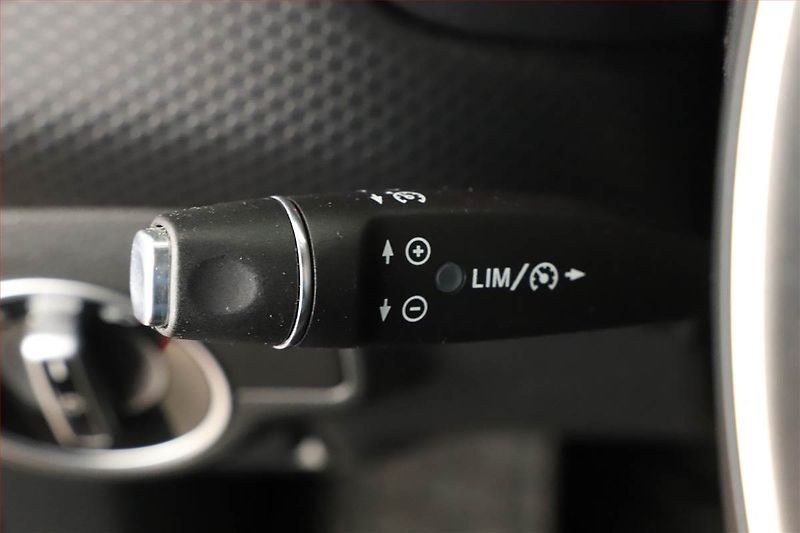 Mercedes-Benz Třídy A (2016) A 180 d, Automat, Kůže, Navi - fotka 18 z 19