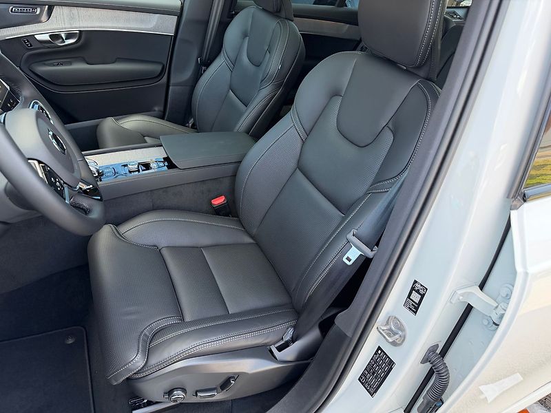 Volvo XC90 (2026) PLUS B5, Head up, Panorama, VZ - fotka 11 z 25