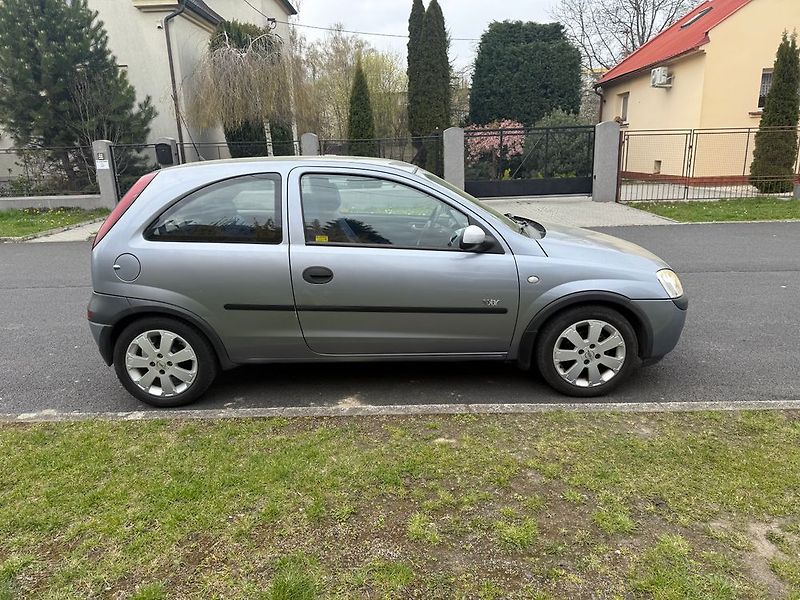 Opel Corsa (2002) - fotka 2 z 24