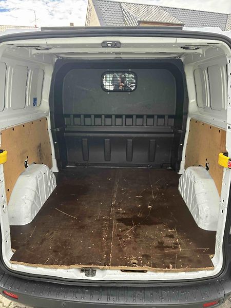 Ford Transit Custom (2015) L2-H1 KLIMA + 6 MÍST - fotka 13 z 14