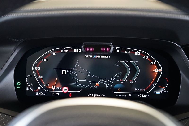 BMW X7 M50i xD, Executive Drive Pro - fotka 25 z 50