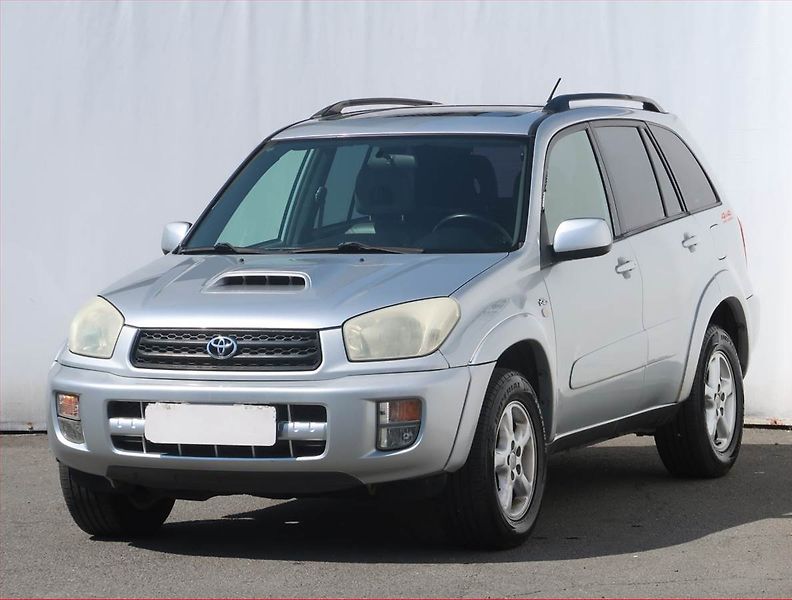 Toyota RAV4 (2002) 2.0 D-4D , 4X4, Park. senzory - fotka 2 z 16