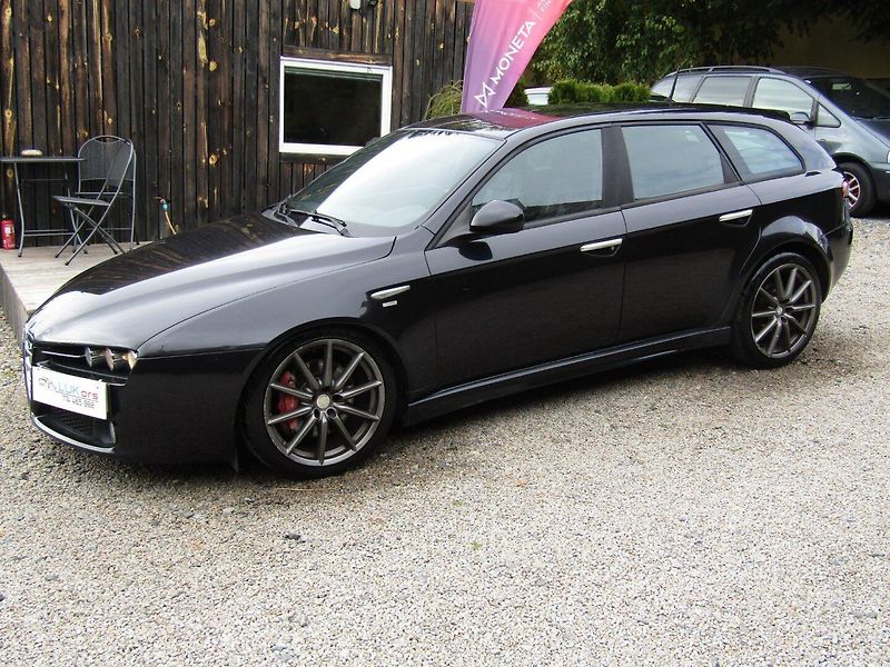 Alfa Romeo 159 (2009) 2.0JTD 125kW - fotka 2 z 33